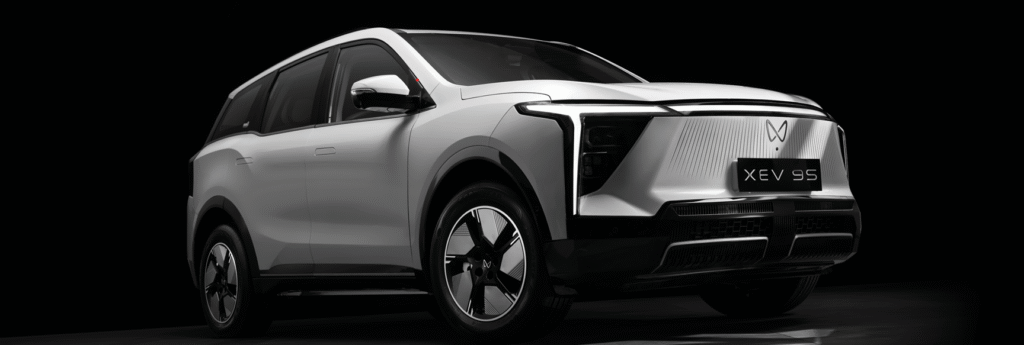 Mahindra XEV 9S exterior front view